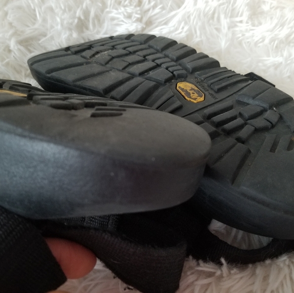 CHACO Black Mens Sandals, Size 8 (but fit large) - Picture 6 of 13